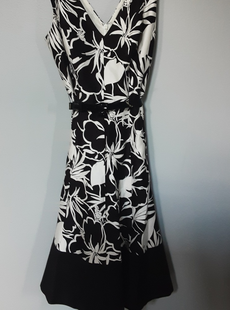 CREAM and BLACK FLORAL PANEL SLEEVELESS DRESS  8